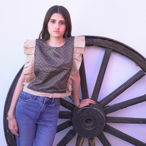 Blusa ombliguera beige