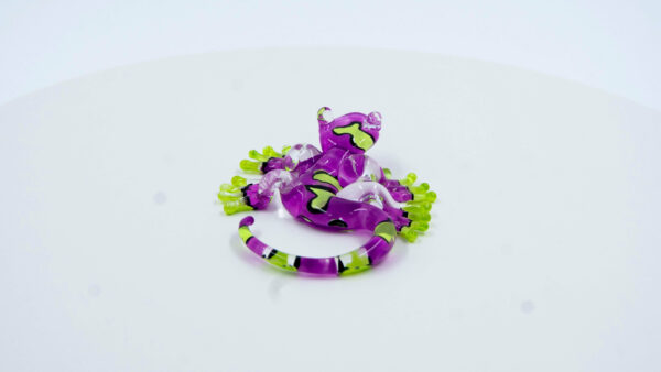 Salamandra verde morado - Image 2